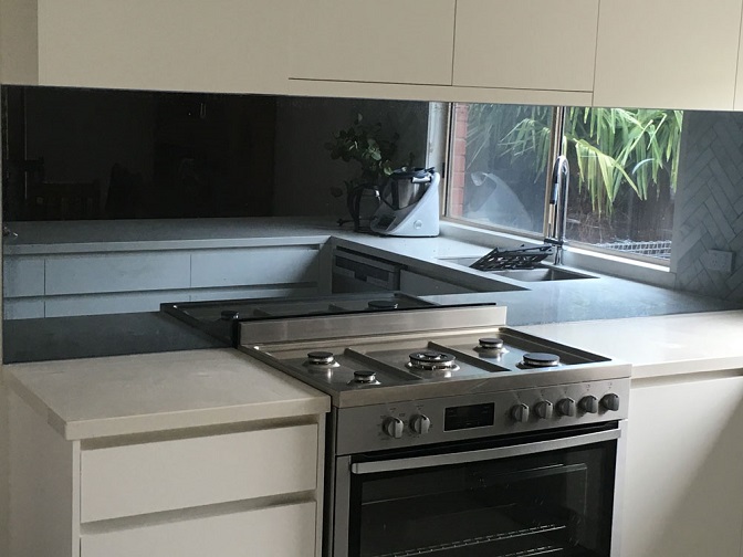glass mirror kitchen splashback supplied and installed in Mount Martha